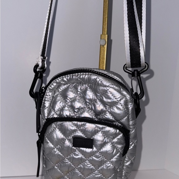 Vooray Core Crossbody Bag Quilted Silver unisex - Picture 10 of 10